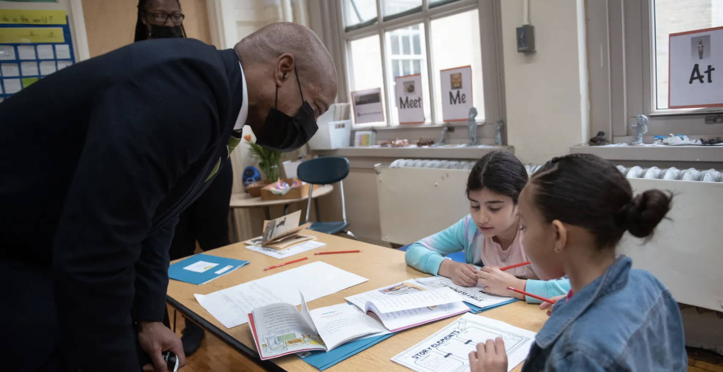 In a seismic shift, NYC to mandate elementary schools use phonics-based curriculum
