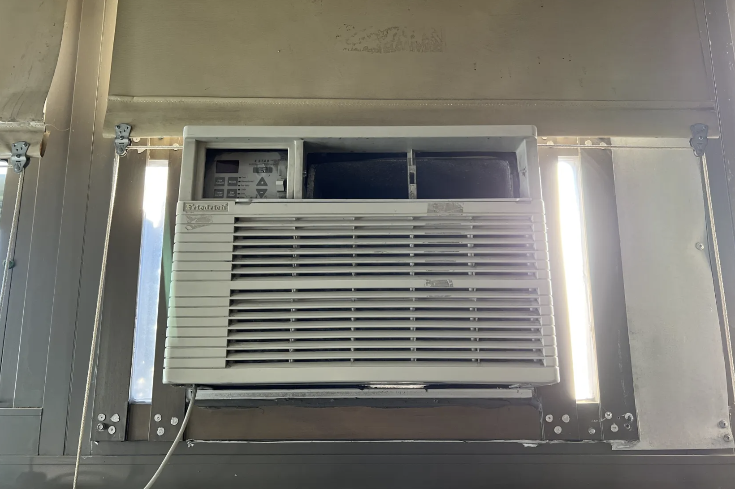 NYC says all classrooms have air conditioning, but gaps remain NYC says all classrooms have air conditioning, but gaps remain