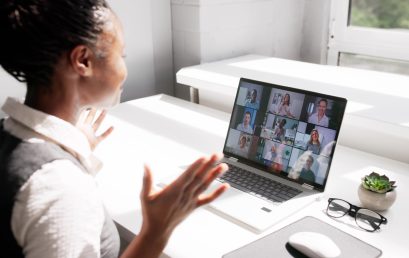 Synchronous vs. Asynchronous Online Models